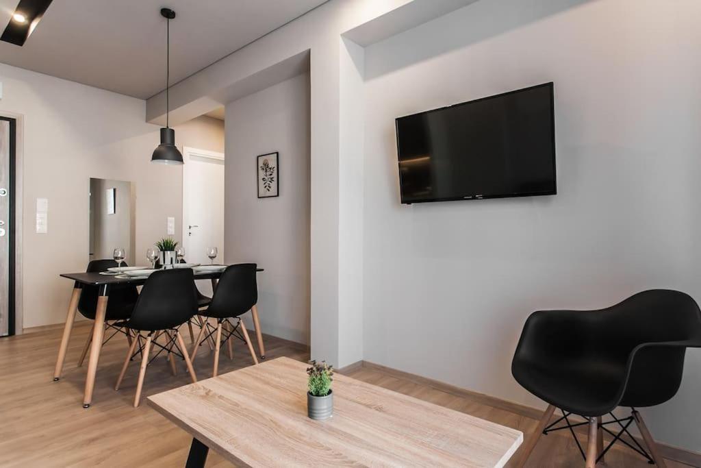 Piraeus Deluxe 2Bdr Apt - Near Metro And Port Eksteriør bilde