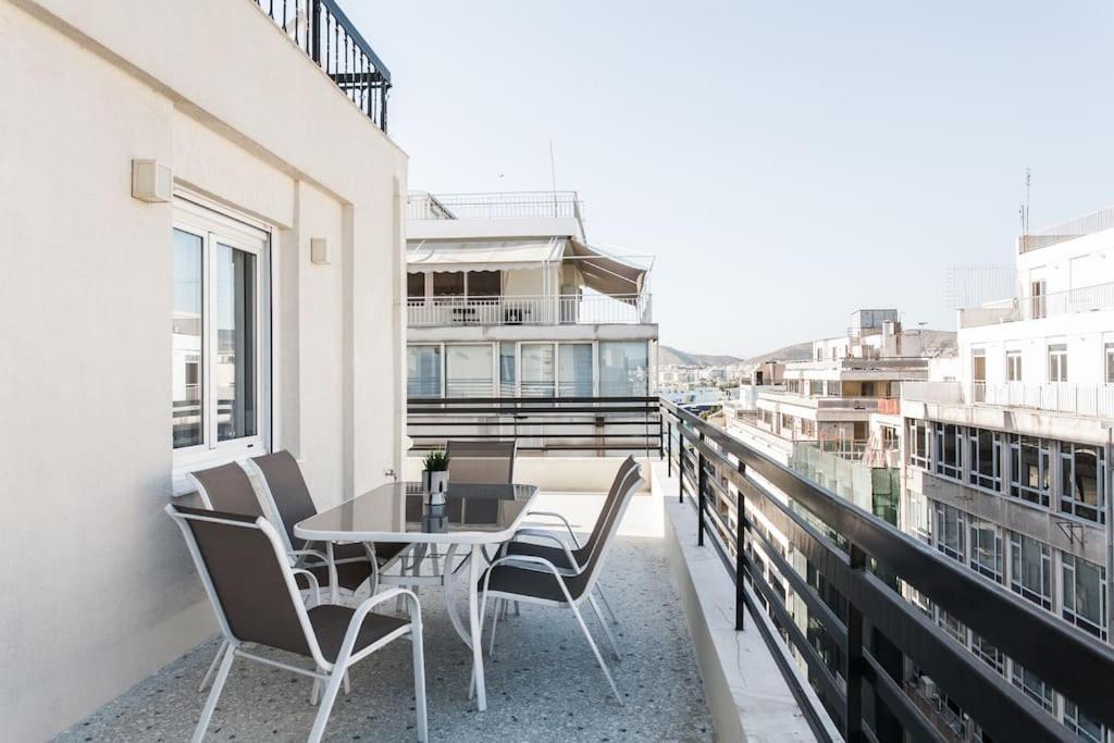 Piraeus Deluxe 2Bdr Apt - Near Metro And Port Eksteriør bilde