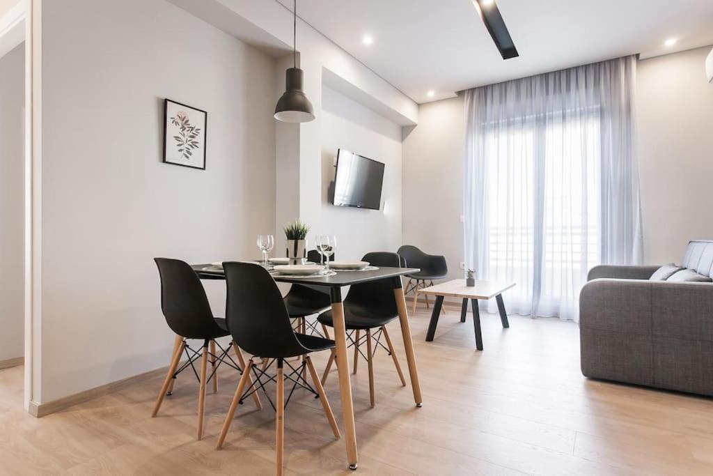 Piraeus Deluxe 2Bdr Apt - Near Metro And Port Eksteriør bilde