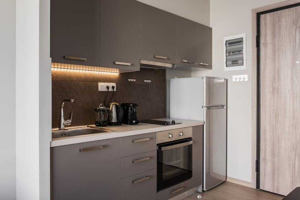 Piraeus Deluxe 2Bdr Apt - Near Metro And Port Eksteriør bilde
