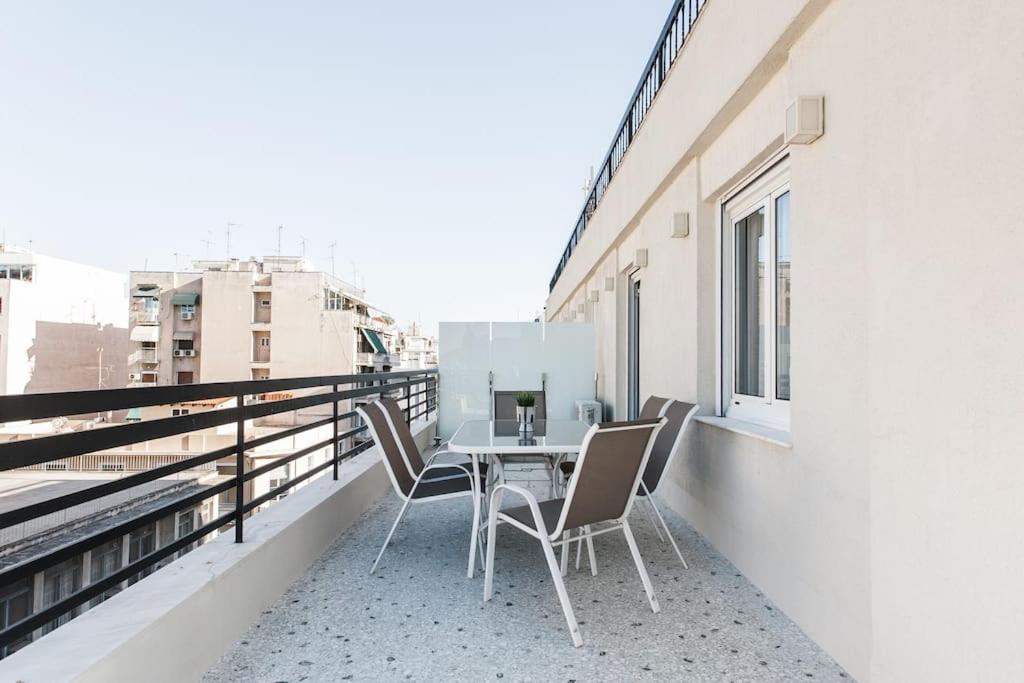 Piraeus Deluxe 2Bdr Apt - Near Metro And Port Eksteriør bilde